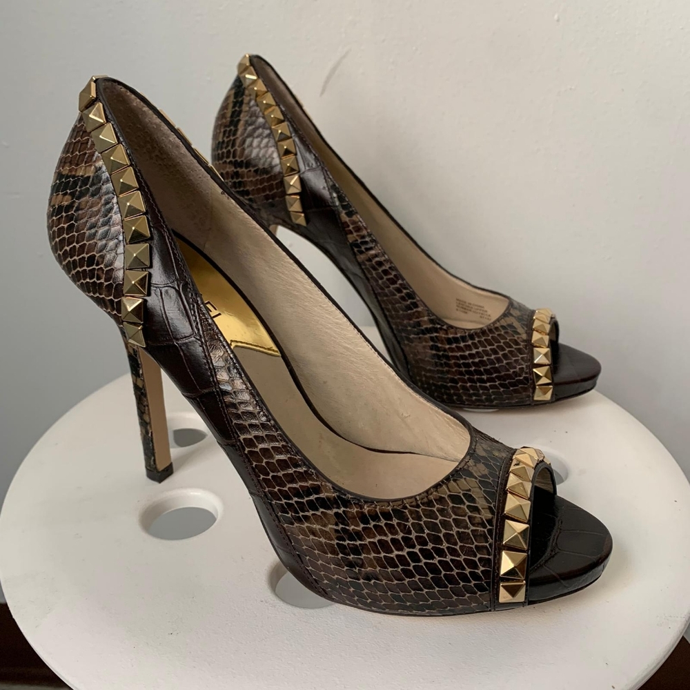 Brown Michael Kors pumps